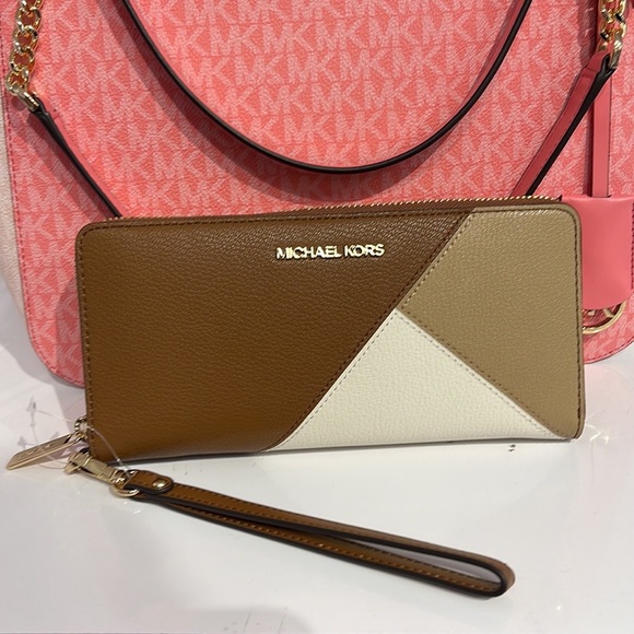 MICHAEL KORS LARGE TRAVEL CONTINENTAL WRISTLET WALLET PHONEHOLDER Luggage Multi - Picture 12 of 16